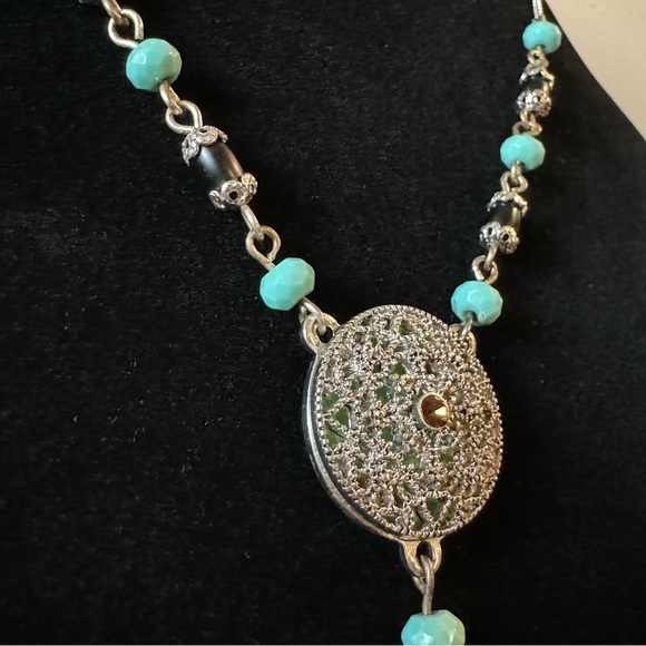 1980s Vintage Nina Ricci for Avon (Signed NR) Dreamcatcher Pendant Necklace - Picture 5 of 14